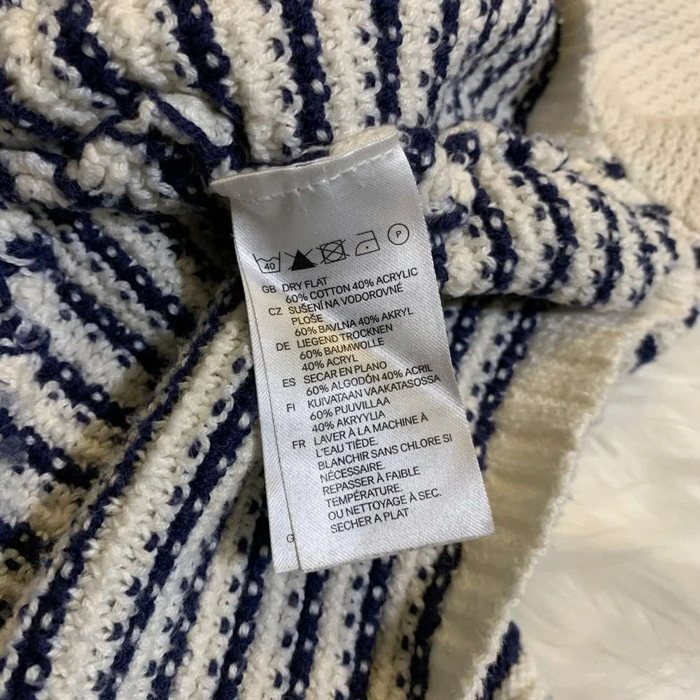 H & M Blue & White Stripped Long Sweater size small